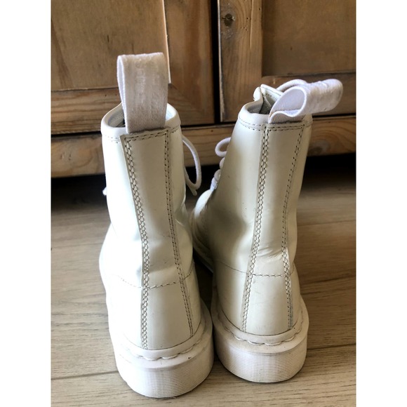 Doc Martens Unisex 1460 Mono White Smooth Leather Lace Up Boots - Picture 11 of 16